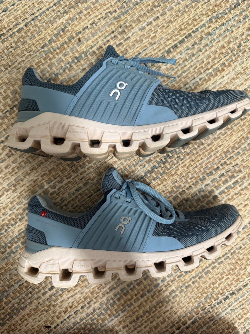 On Cloudswift Running Shoes - Picture 6 of 11